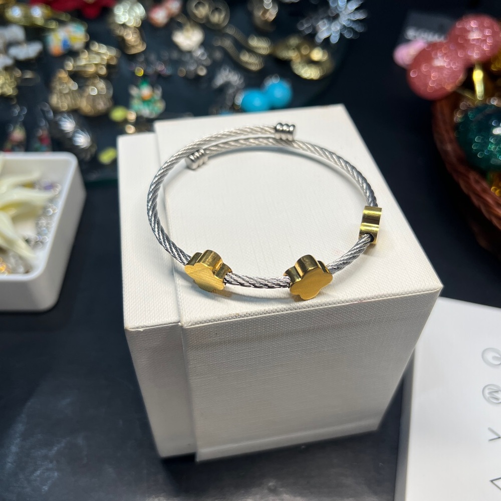 Elegant Gold and Silver stainless steel clover Women's Bracelet